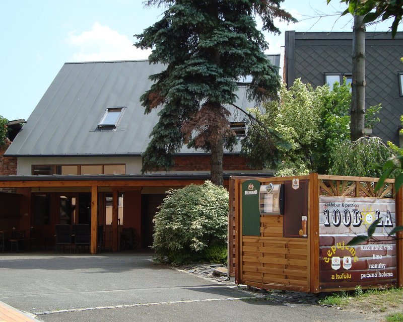 Cyklobar a penzion 100dola - ubytování