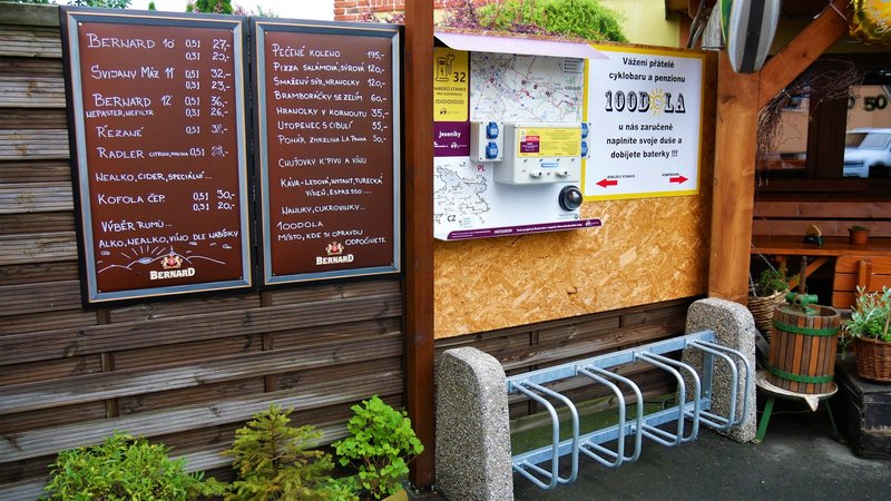 Cyklobar a penzion 100dola - ubytování