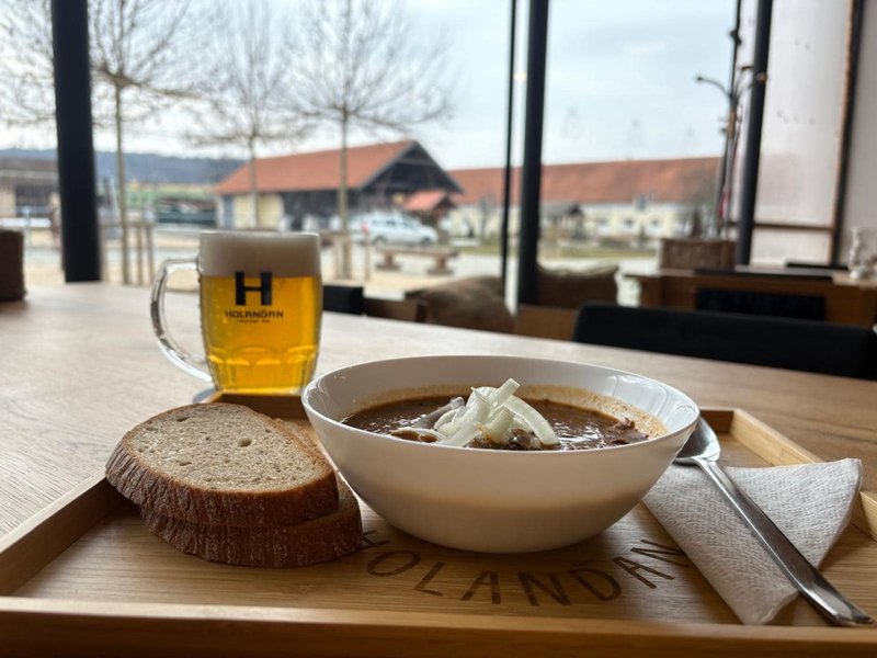 Kavárna a pivovar Holanďan