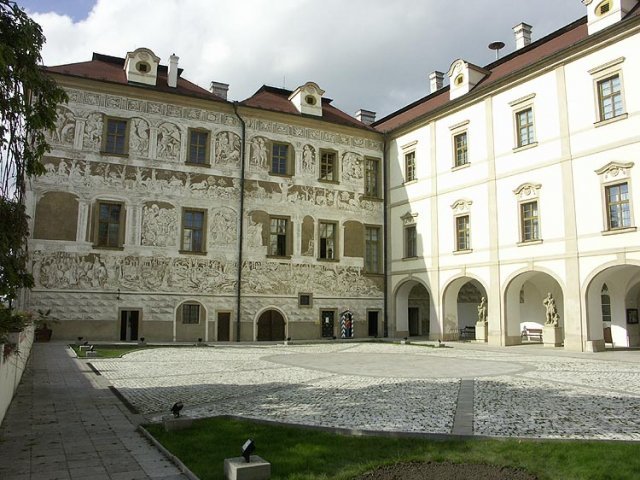 Zámek Benátky nad Jizerou a Infocentrum